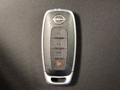 Used 2025 Nissan Sentra SV FWD image 32