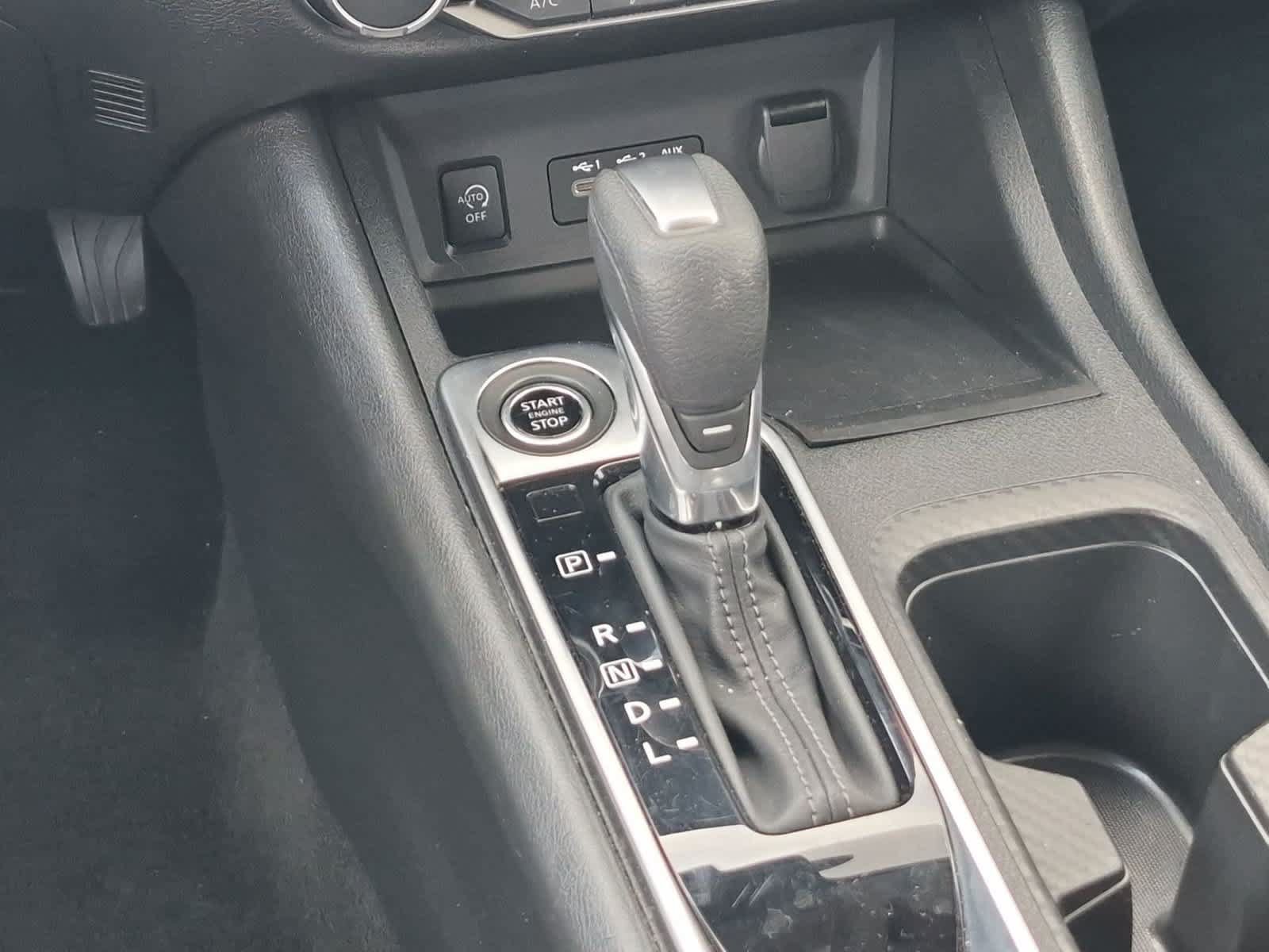 Used 2025 Nissan Sentra SV FWD image 15
