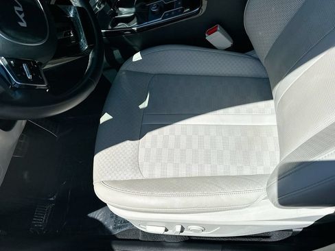 Certified 2025 Kia Sorento SX FWD image 18