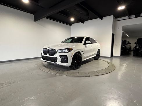 Used 2023 BMW X6 xDrive40i w/ M Sport Package AWD/4WD image 5