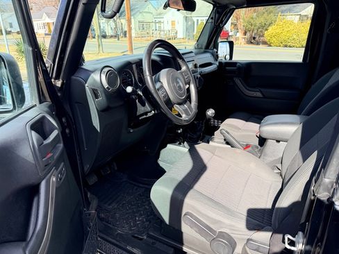 Used 2012 Jeep Wrangler Sport image 10