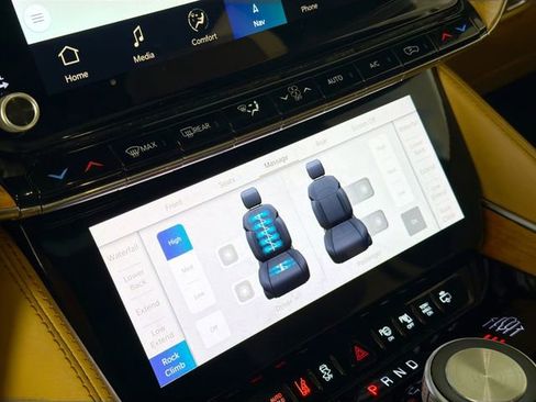 Used 2022 Jeep Grand Wagoneer Series III image 16