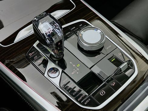 Used 2021 BMW X7 xDrive40i w/ Executive Package image 17