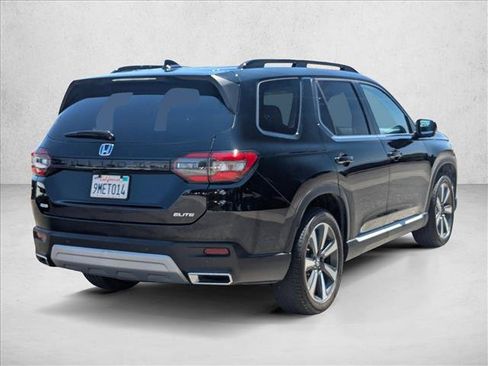 Used 2025 Honda Pilot Elite image 5