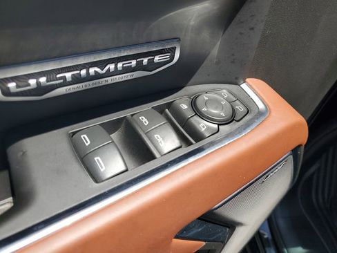 Used 2025 GMC Sierra 1500 Denali Ultimate AWD/4WD image 9