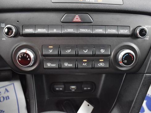 Used 2022 Kia Sportage LX FWD image 19