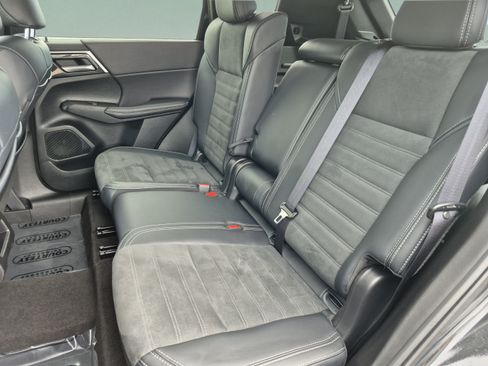 Used 2024 Mitsubishi Outlander SE FWD image 19