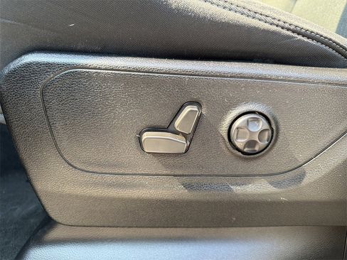 Used 2021 RAM 1500 Big Horn image 13