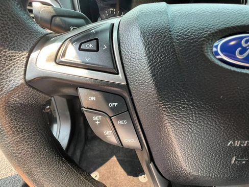 Used 2017 Ford Fusion SE FWD image 28