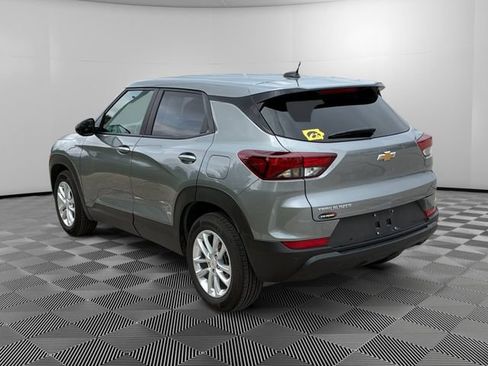 Certified 2024 Chevrolet TrailBlazer LS w/ LS Convenience Package FWD image 3