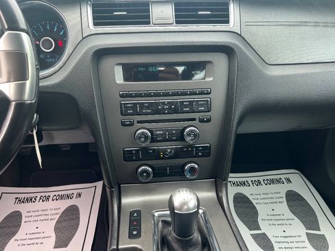 Used 2014 Ford Mustang Coupe RWD image 18