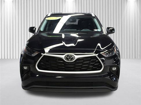 Used 2024 Toyota Highlander XLE AWD/4WD image 49