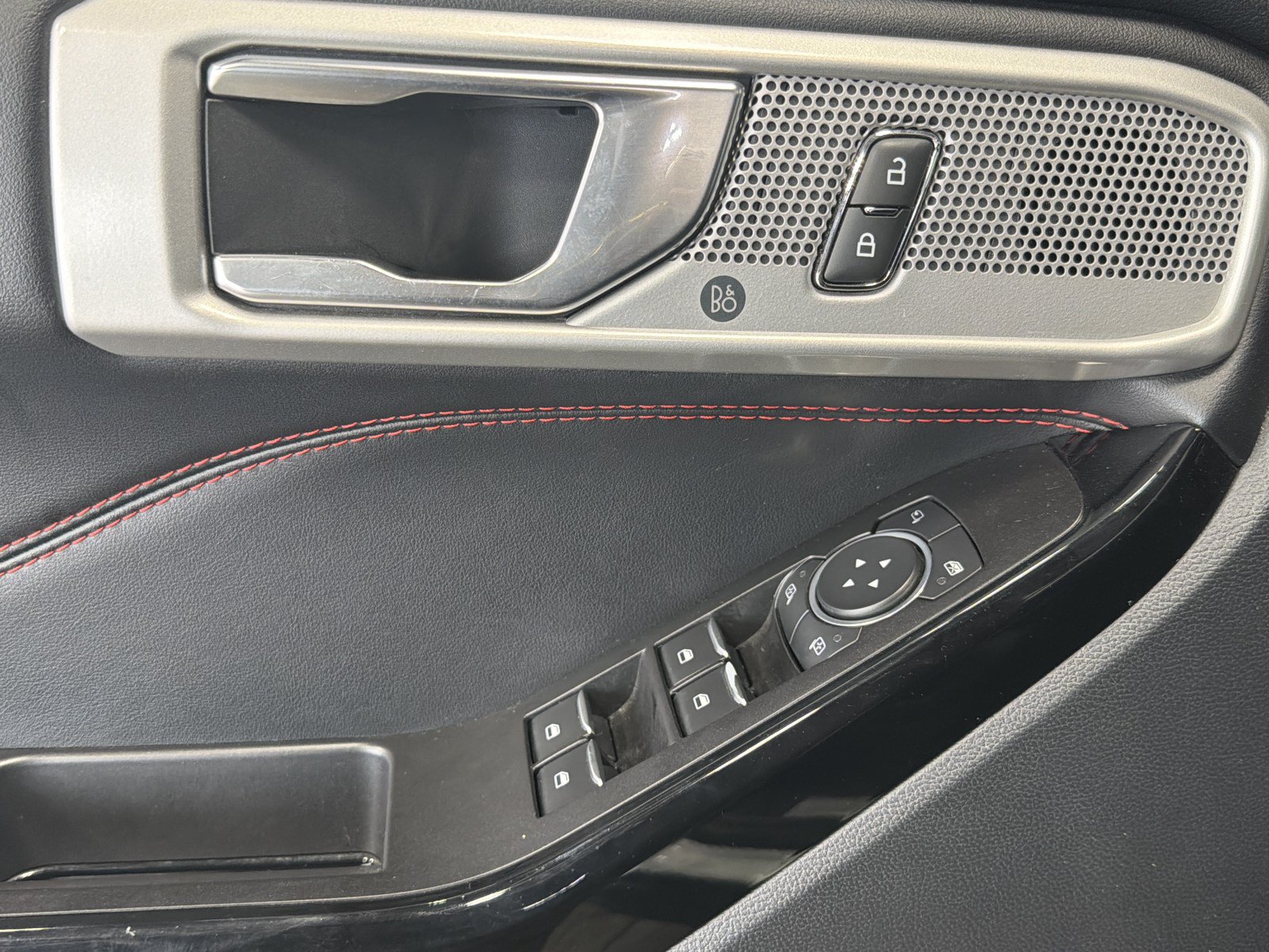 Used 2022 Ford Explorer ST-Line AWD/4WD image 13