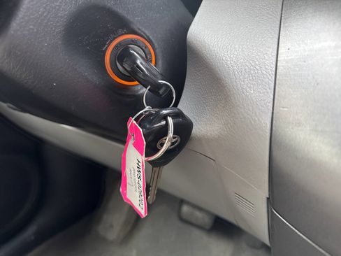 Used 2010 Toyota RAV4 Base 4x4 4dr SUV image 13