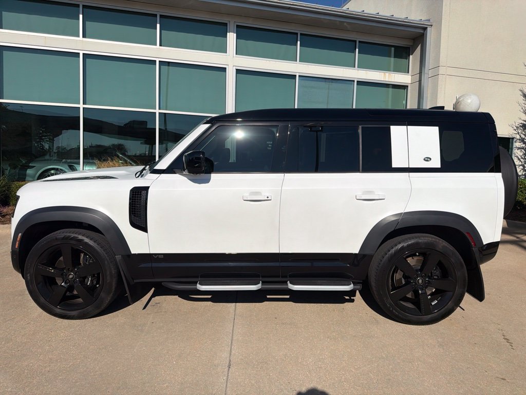 Used 2023 Land Rover Defender 110 V8 AWD/4WD image 2