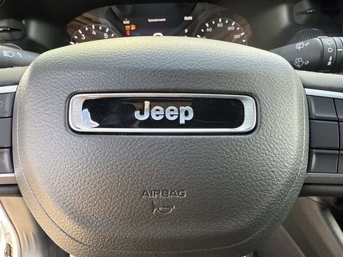 New 2026 Jeep Compass Latitude image 30