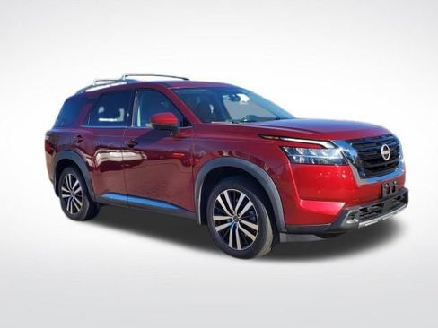 Used 2023 Nissan Pathfinder Platinum w/ Cargo Package image 8