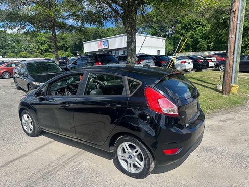 Used 2019 Ford Fiesta SE FWD image 5