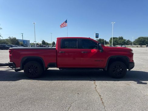 Used 2024 Chevrolet Silverado 2500 Custom w/ Custom Convenience Package AWD/4WD image 2