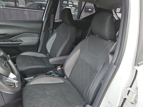 Used 2020 Nissan Kicks S FWD image 14