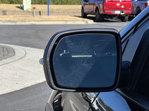 Certified 2023 Ford Edge ST image 31