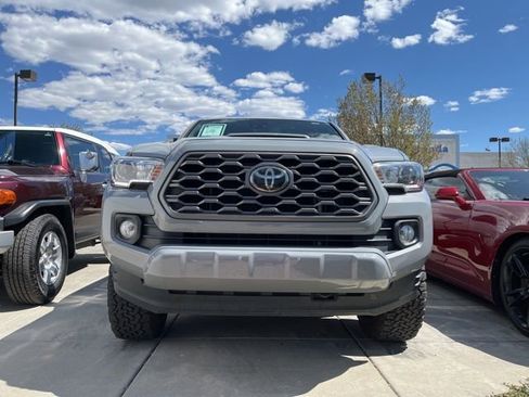 Used 2021 Toyota Tacoma TRD Sport w/ Technology Package RWD image 4