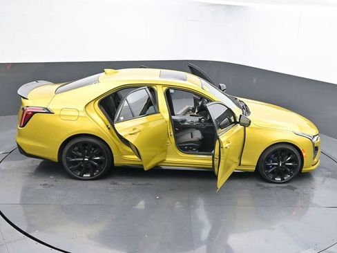 Used 2024 Cadillac CT4 V w/ LPO, ONYX Package image 67