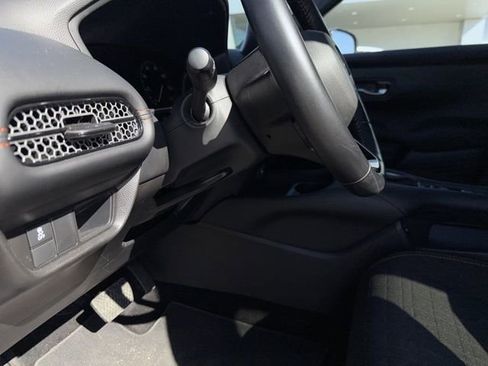 Used 2025 Honda HR-V Sport image 32