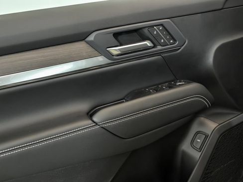 New 2026 GMC Terrain Denali w/ LPO, Floor Liner Package AWD/4WD image 5