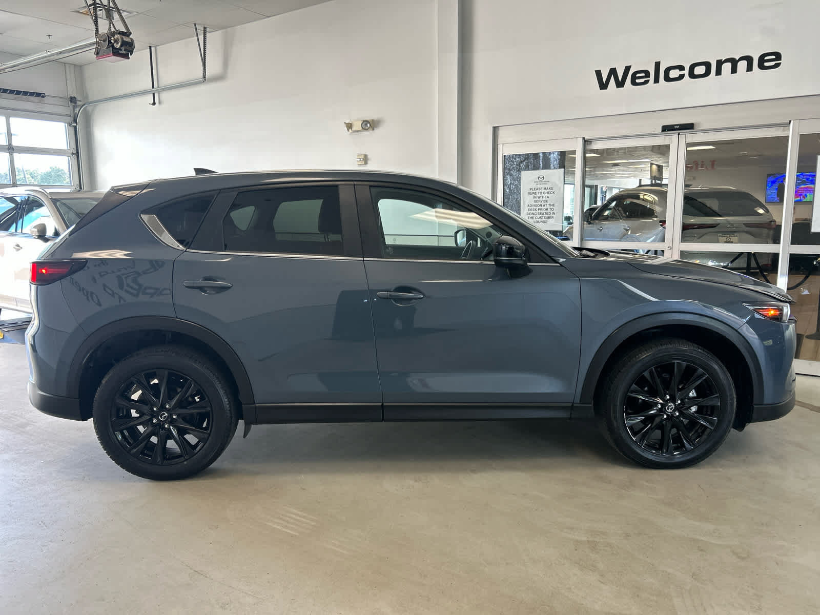 Certified 2025 MAZDA CX-5 Carbon Edition AWD/4WD image 6