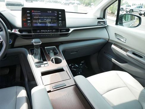 Certified 2023 Toyota Sienna XLE image 14