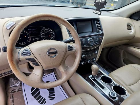 Used 2014 Nissan Pathfinder SL AWD/4WD image 18
