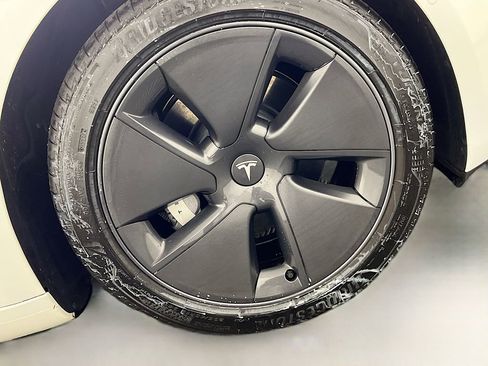 Used 2021 Tesla Model 3 Standard Range Plus image 27