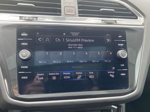 Used 2021 Volkswagen Tiguan S image 19