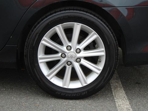 Used 2012 Toyota Camry XLE w/ Leather Pkg FWD image 33