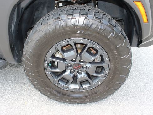 Used 2022 Nissan Frontier PRO-4X w/ Pro-4X Premium Package AWD/4WD image 10