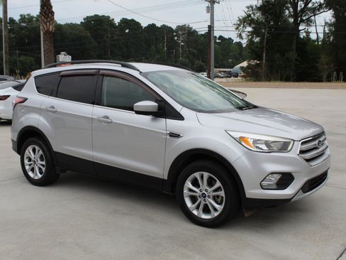 Used 2018 Ford Escape SE image 25