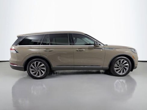 Used 2025 Lincoln Aviator 2WD image 4