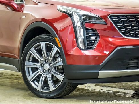 Used 2019 Cadillac XT4 Premium Luxury w/ Cold Weather Package FWD image 4