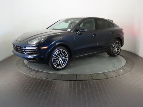 Certified 2023 Porsche Cayenne Platinum Edition AWD/4WD image 1