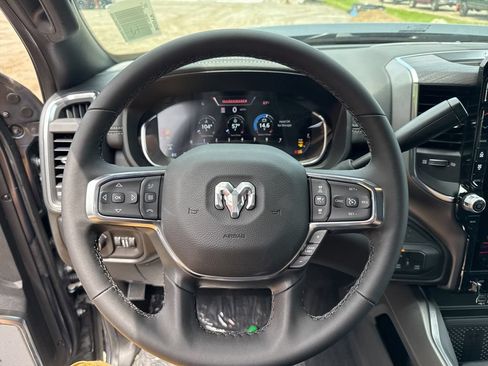 New 2026 RAM 2500 Laramie AWD/4WD image 10