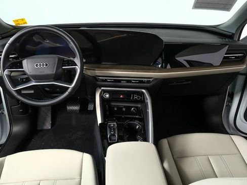 Certified 2025 Audi Q5 Premium w/ Convenience Package image 18