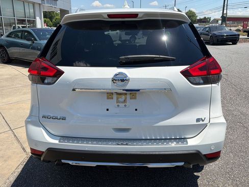 Used 2020 Nissan Rogue SV FWD image 10