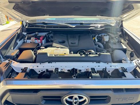 Used 2023 Toyota Tundra Limited w/ TRD Off-Road Package AWD/4WD image 20