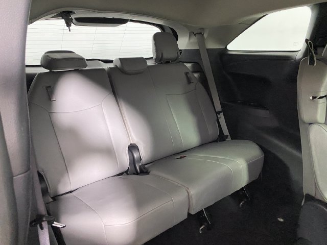 Used 2025 Toyota Sienna XLE FWD image 11