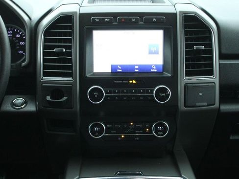 Used 2020 Ford Expedition XLT image 15