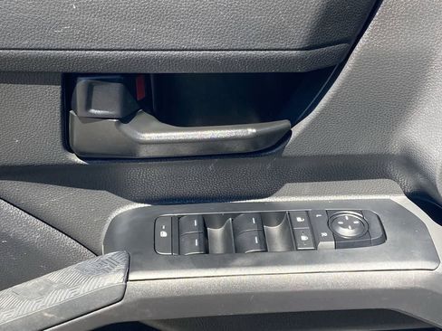 Certified 2024 Toyota Tacoma SR5 AWD/4WD image 13