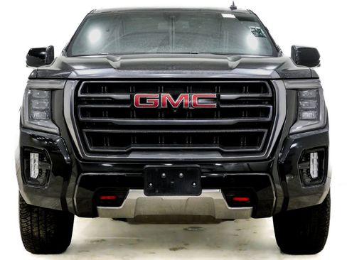 Used 2021 GMC Yukon AT4 w/ Technology Package image 2