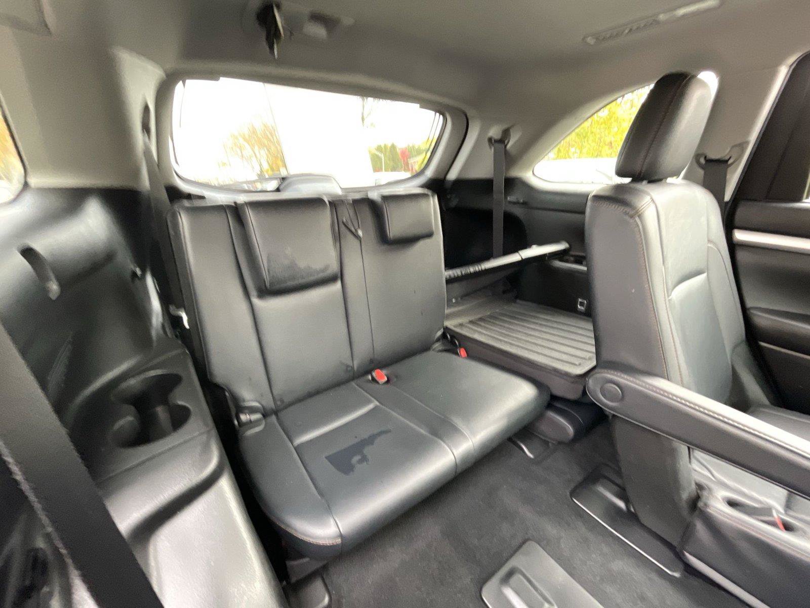 Used 2019 Toyota Highlander XLE AWD/4WD image 24