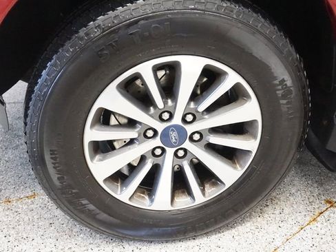 Used 2017 Ford Expedition EL XLT w/ Equipment Group 202A image 18